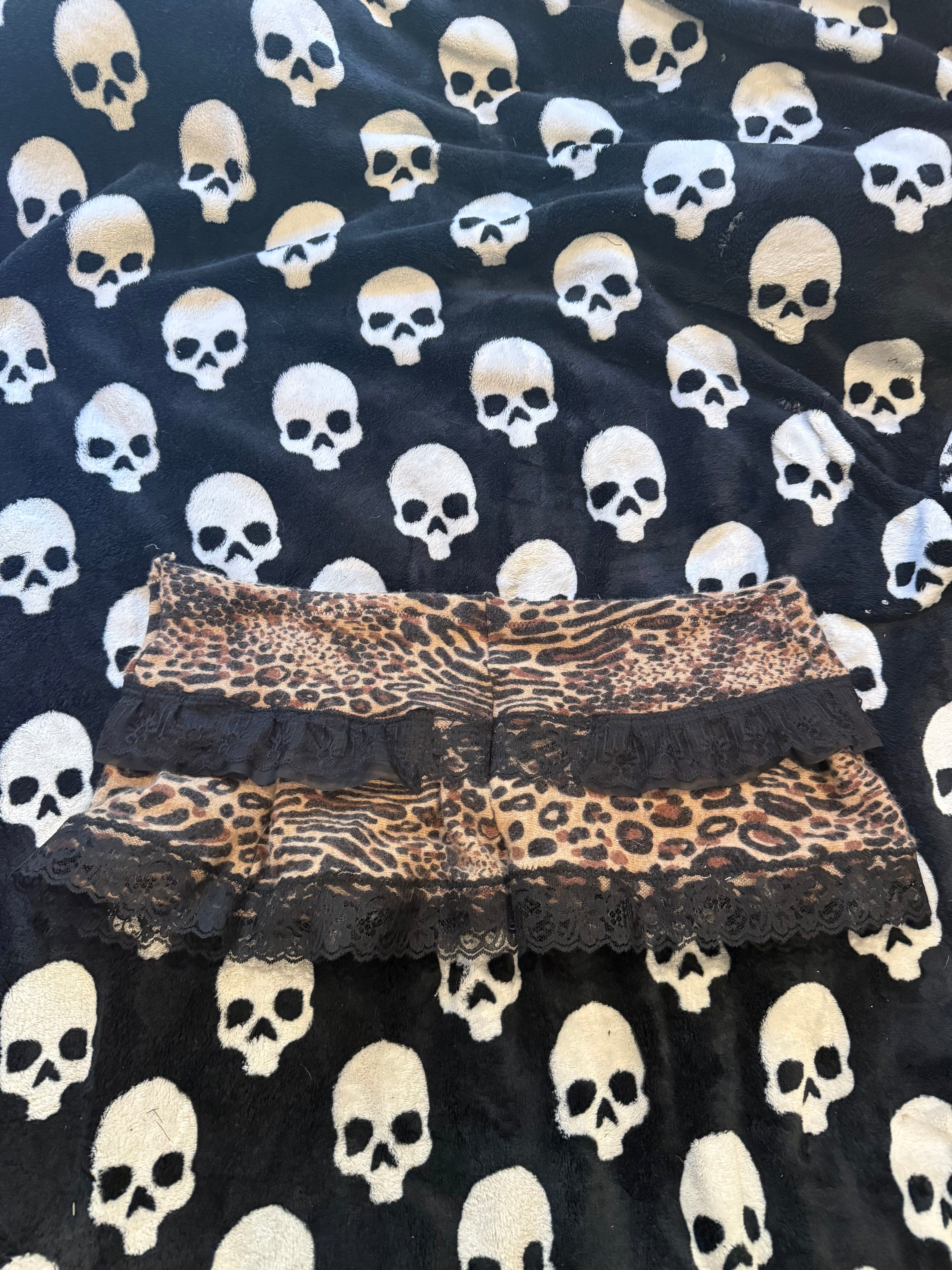 ruffle lace animal print skirt size L