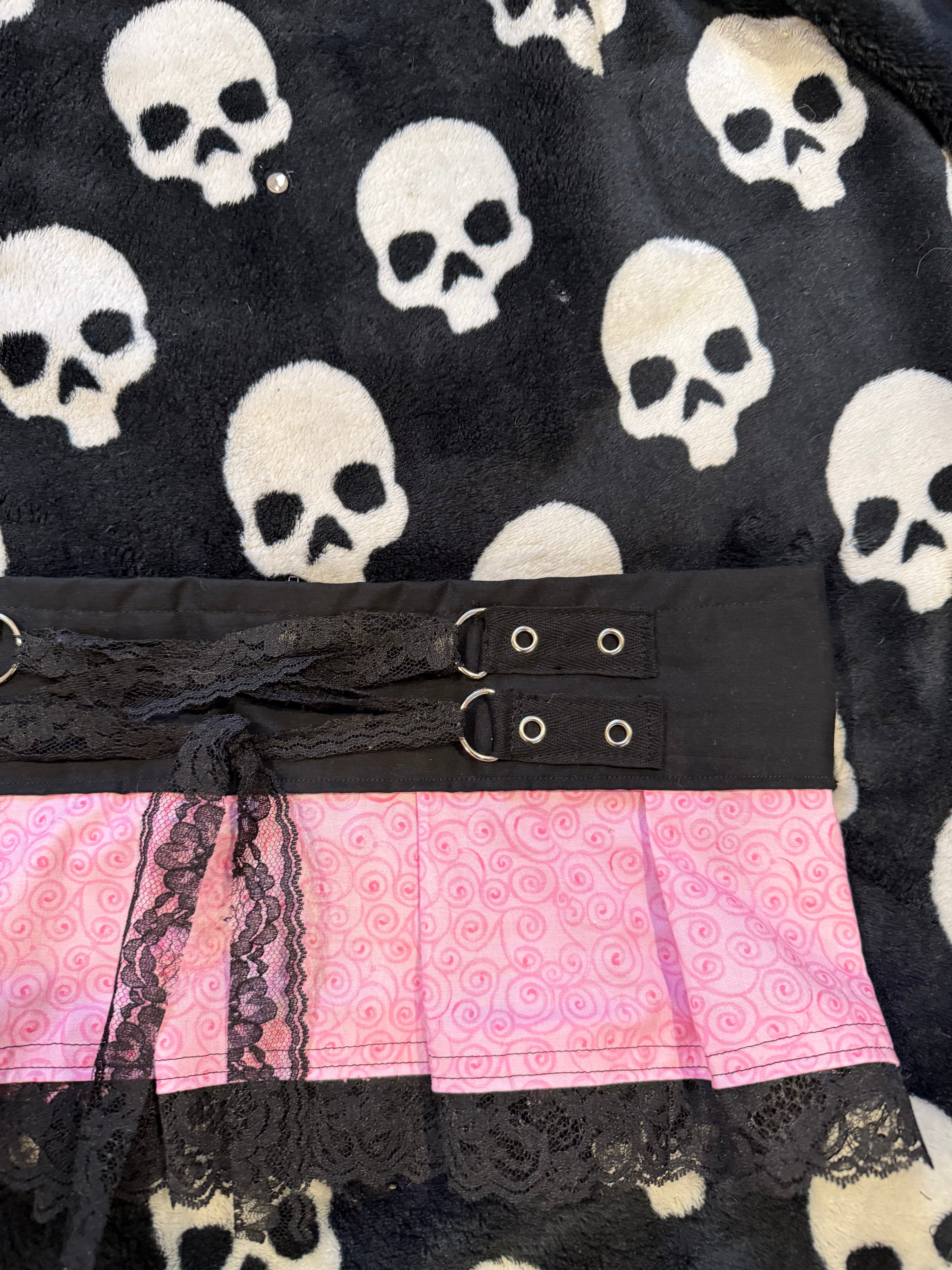 pink swirl lace up skirt size xs