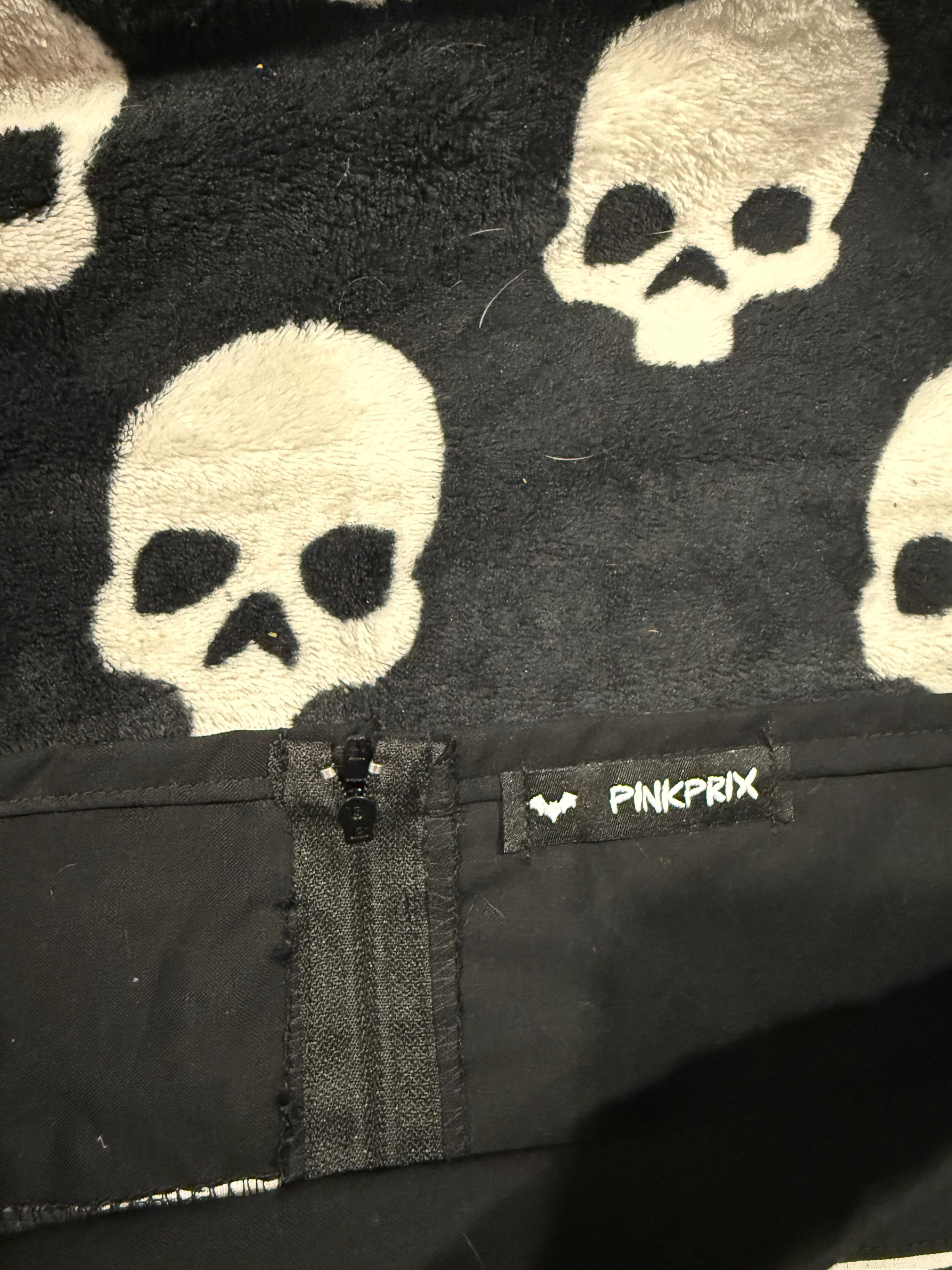 striped skull skirt size m