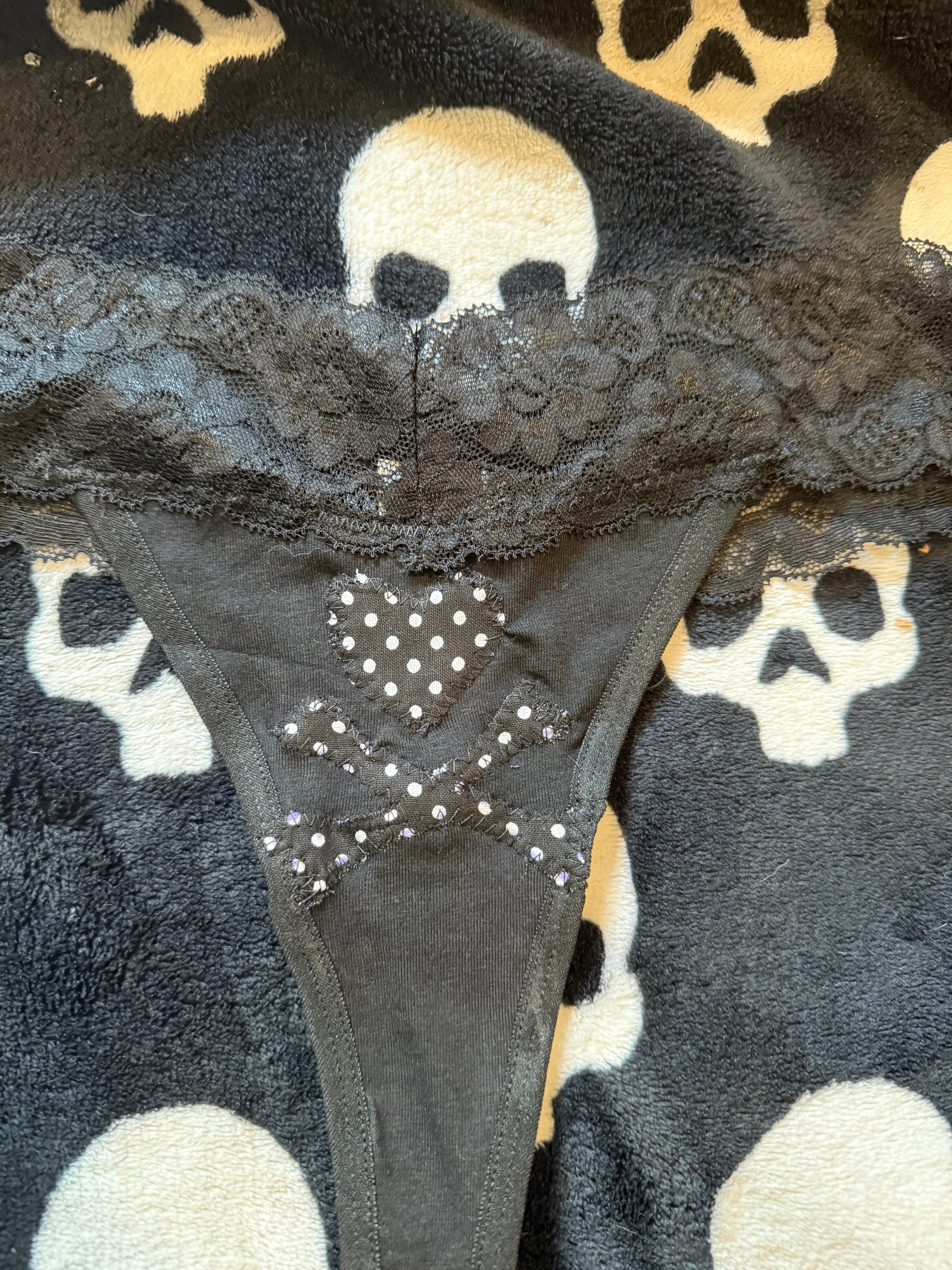 tokidoki polka dot skull thong size xs/s