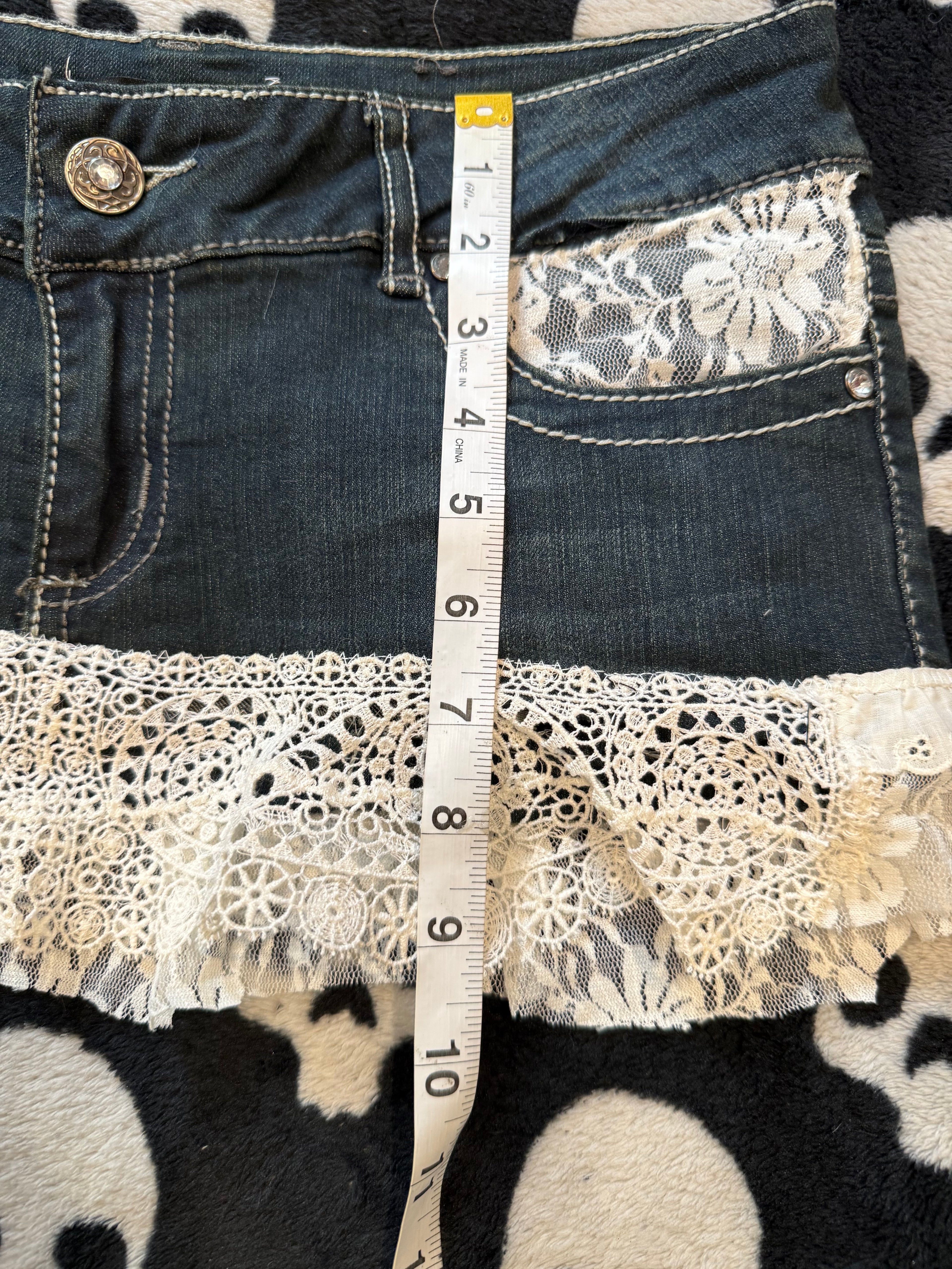 bedazzled lace pleated skirt size s/m