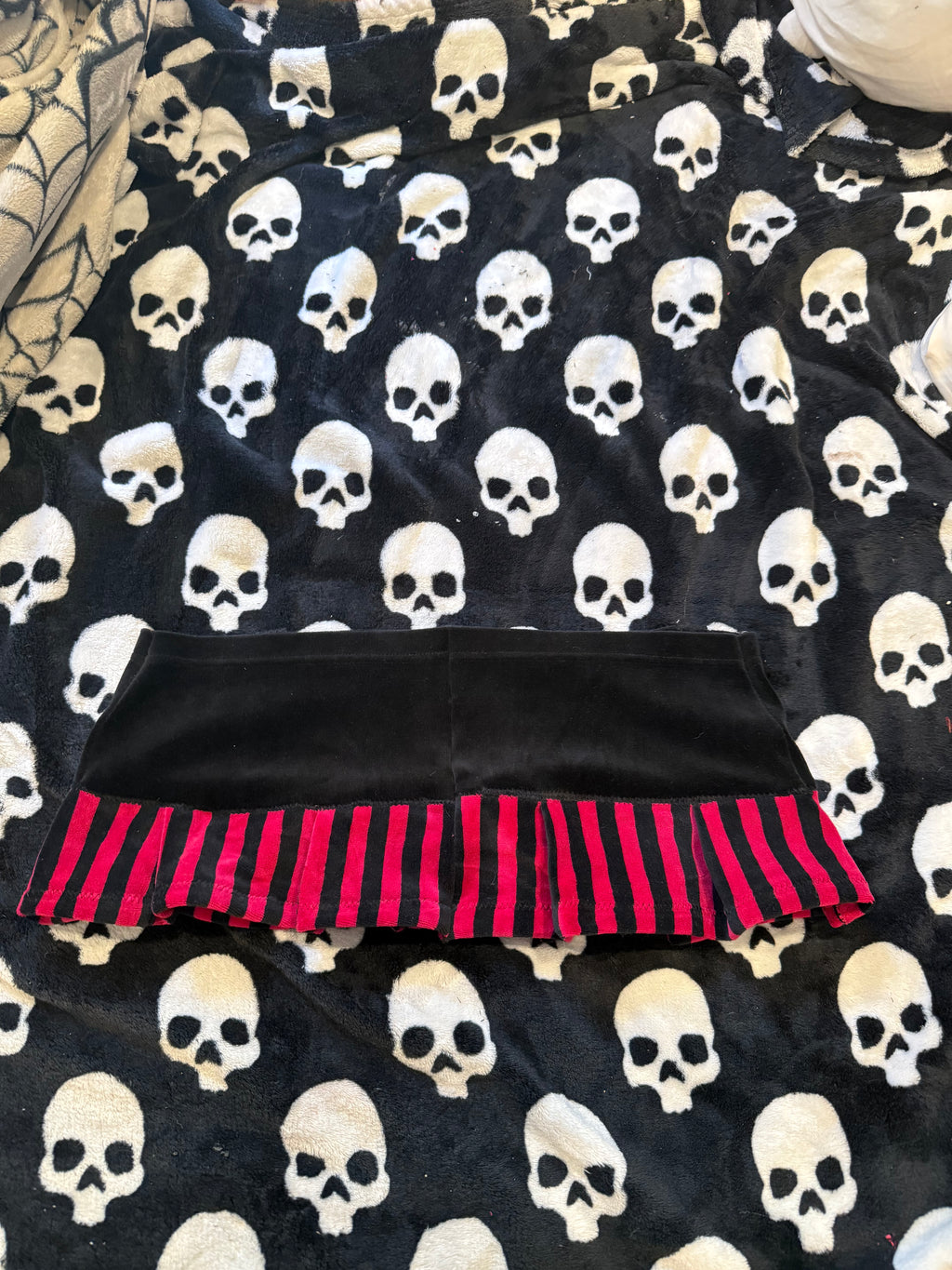 soft red & black striped skirt size L