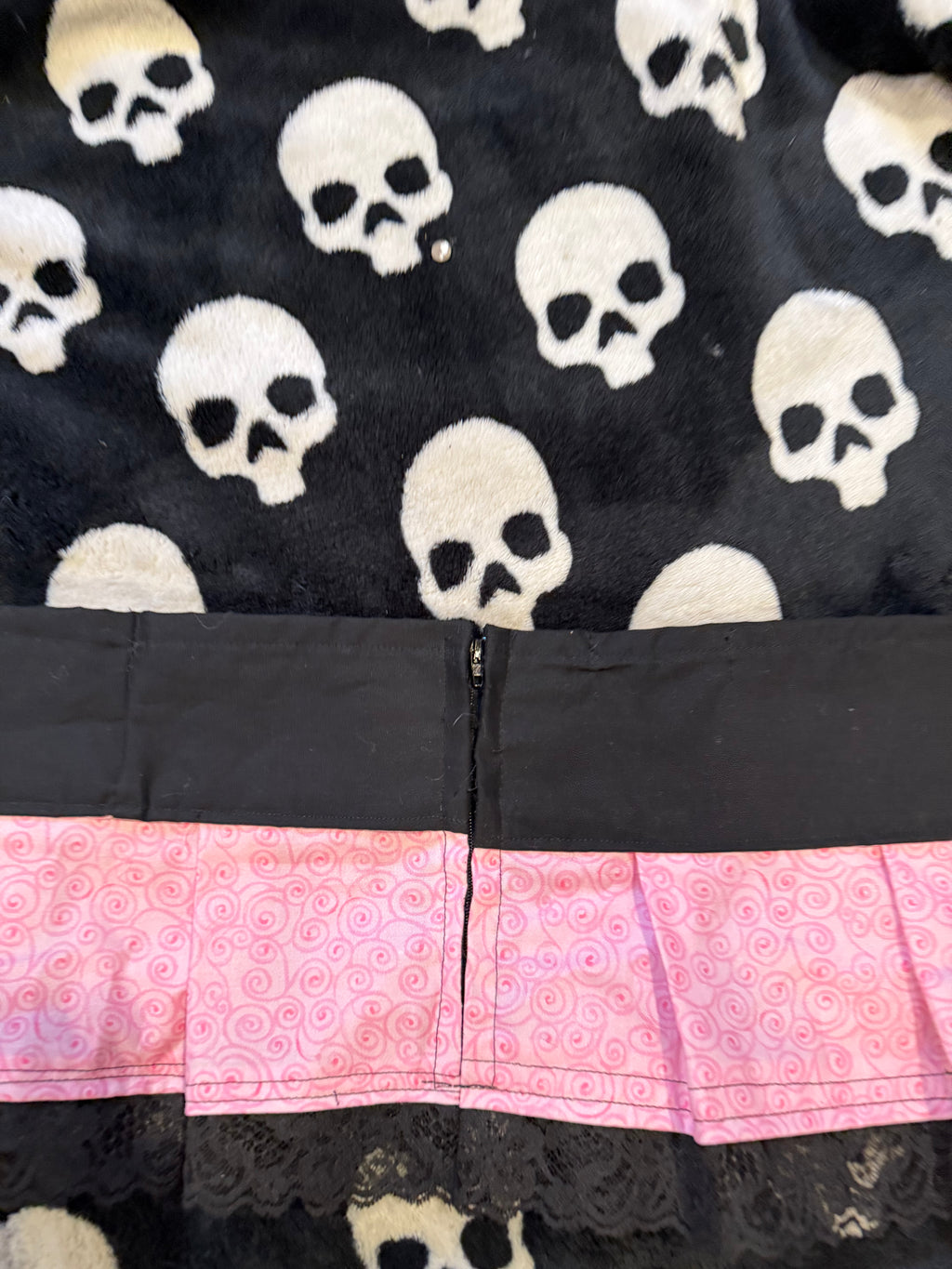 pink swirl lace up skirt size xs