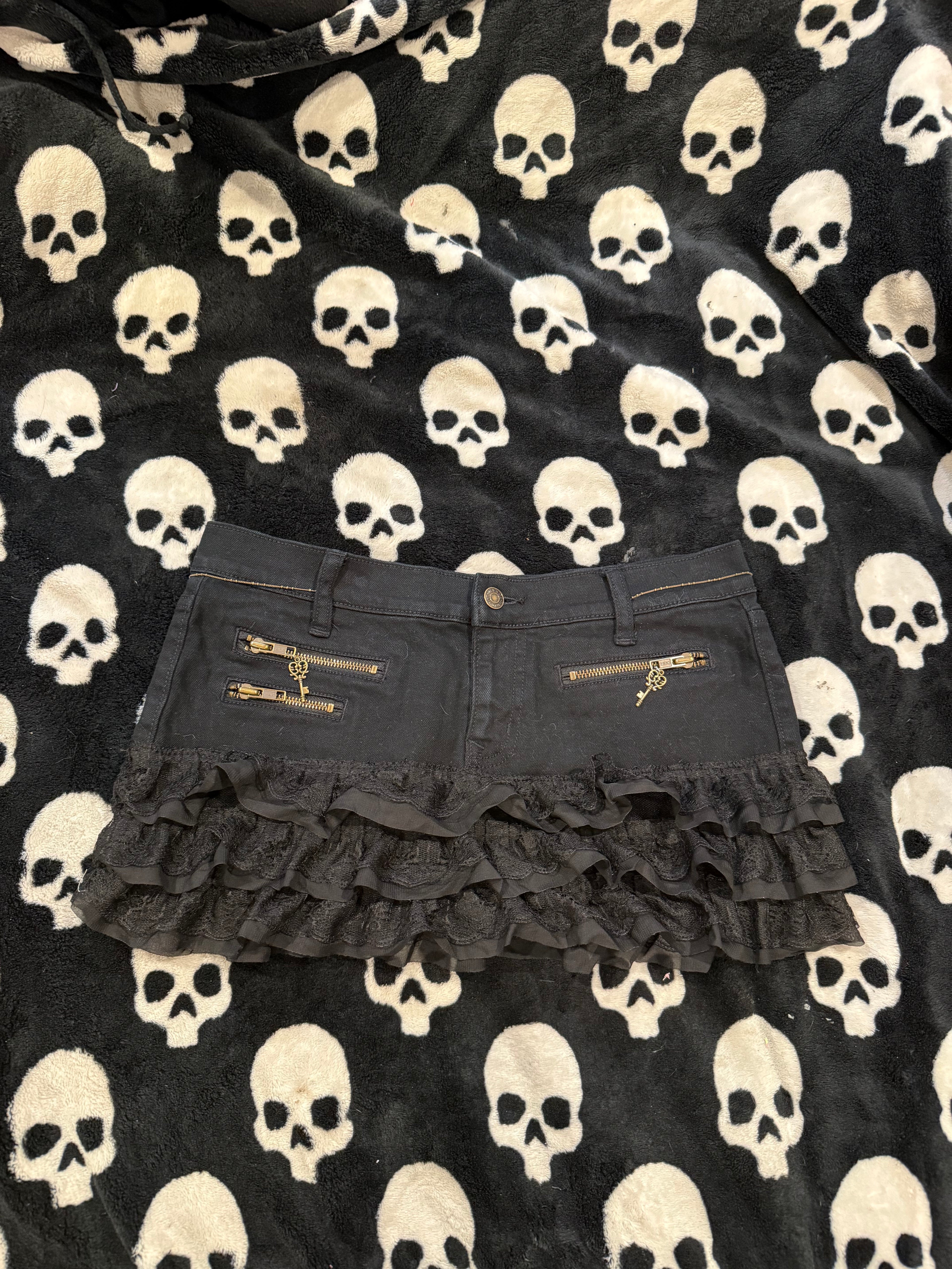 black denim key ruffle skirt size s