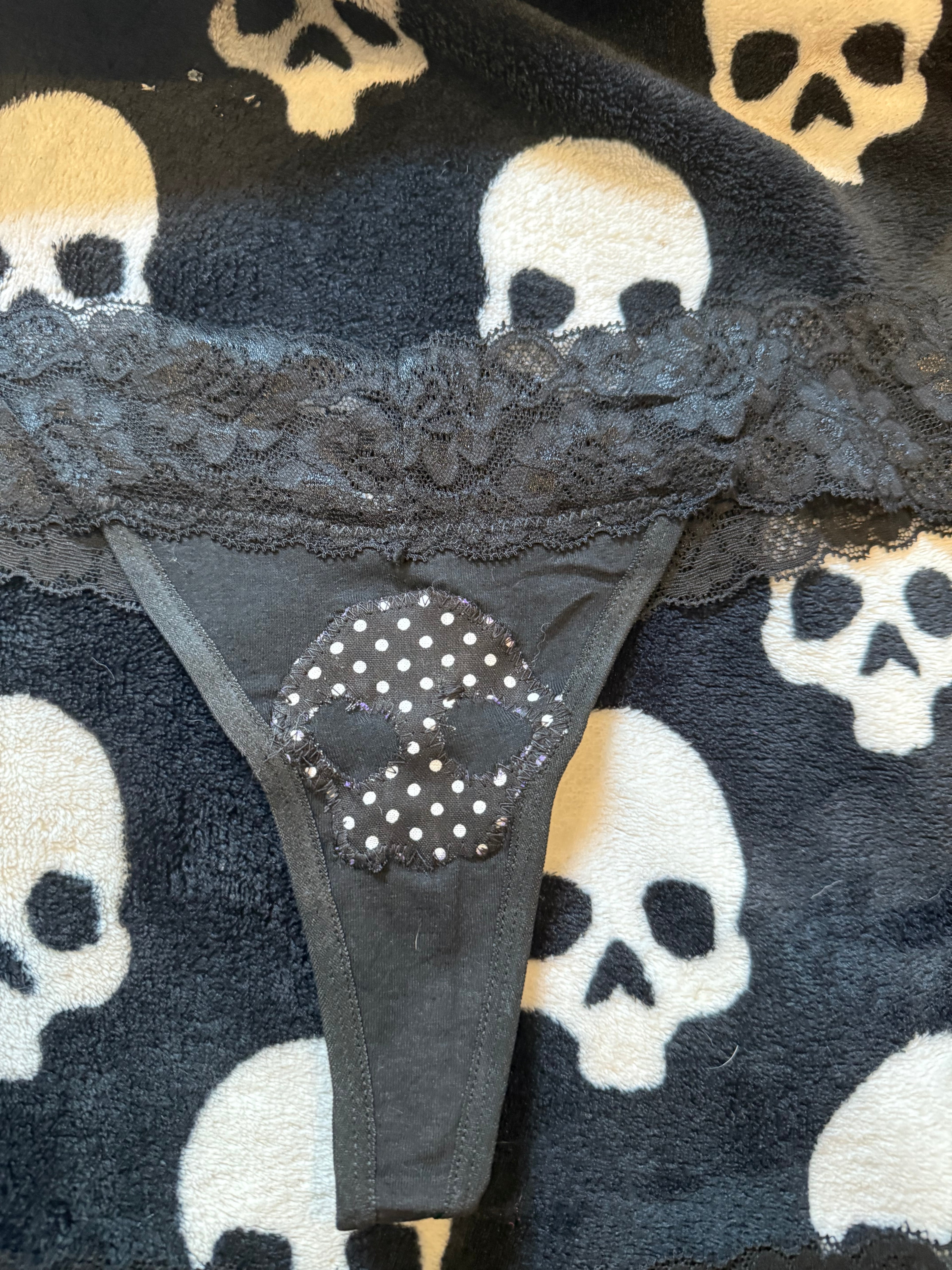 skull thong size xs/s