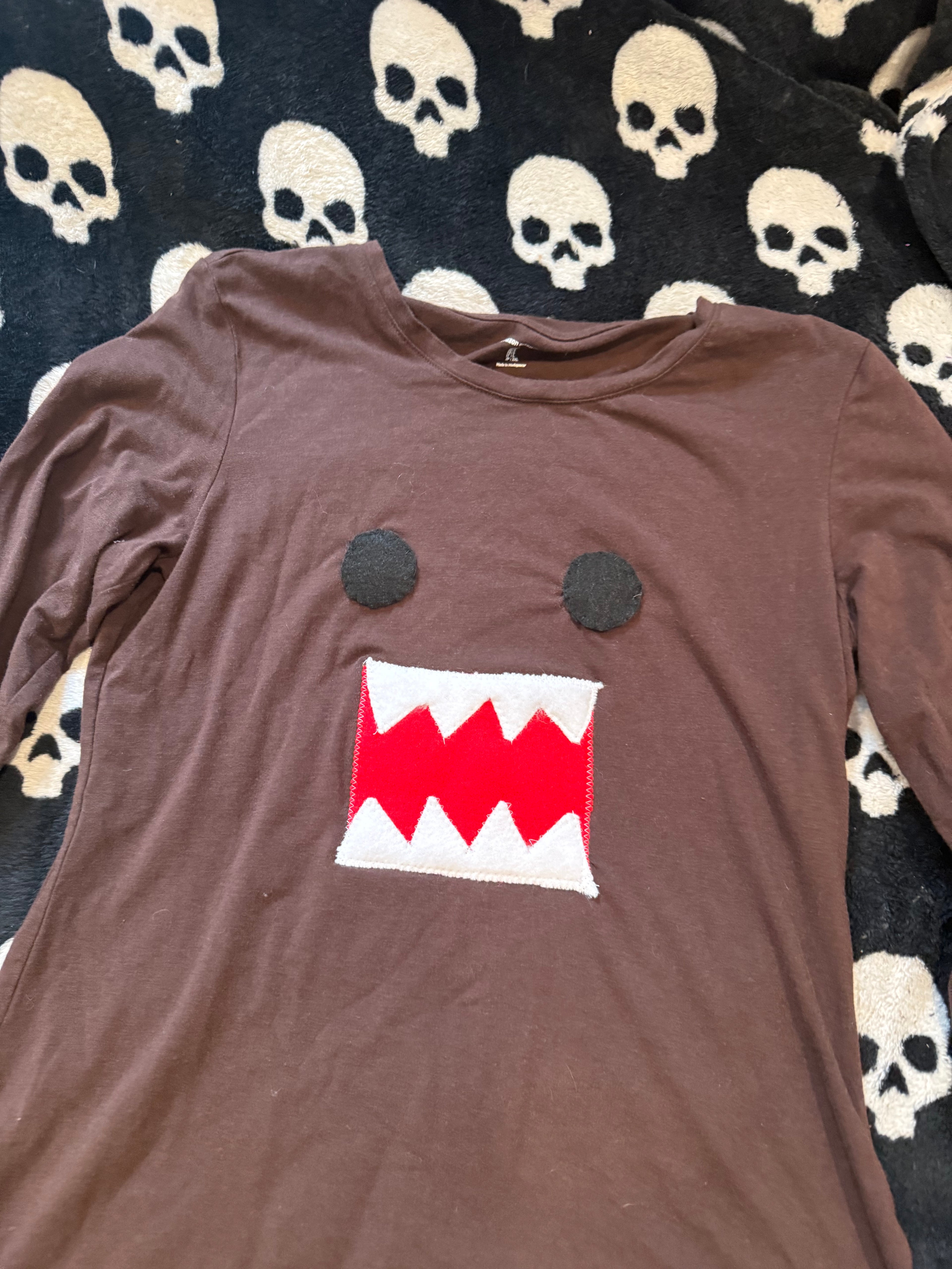 domo long sleeve size L