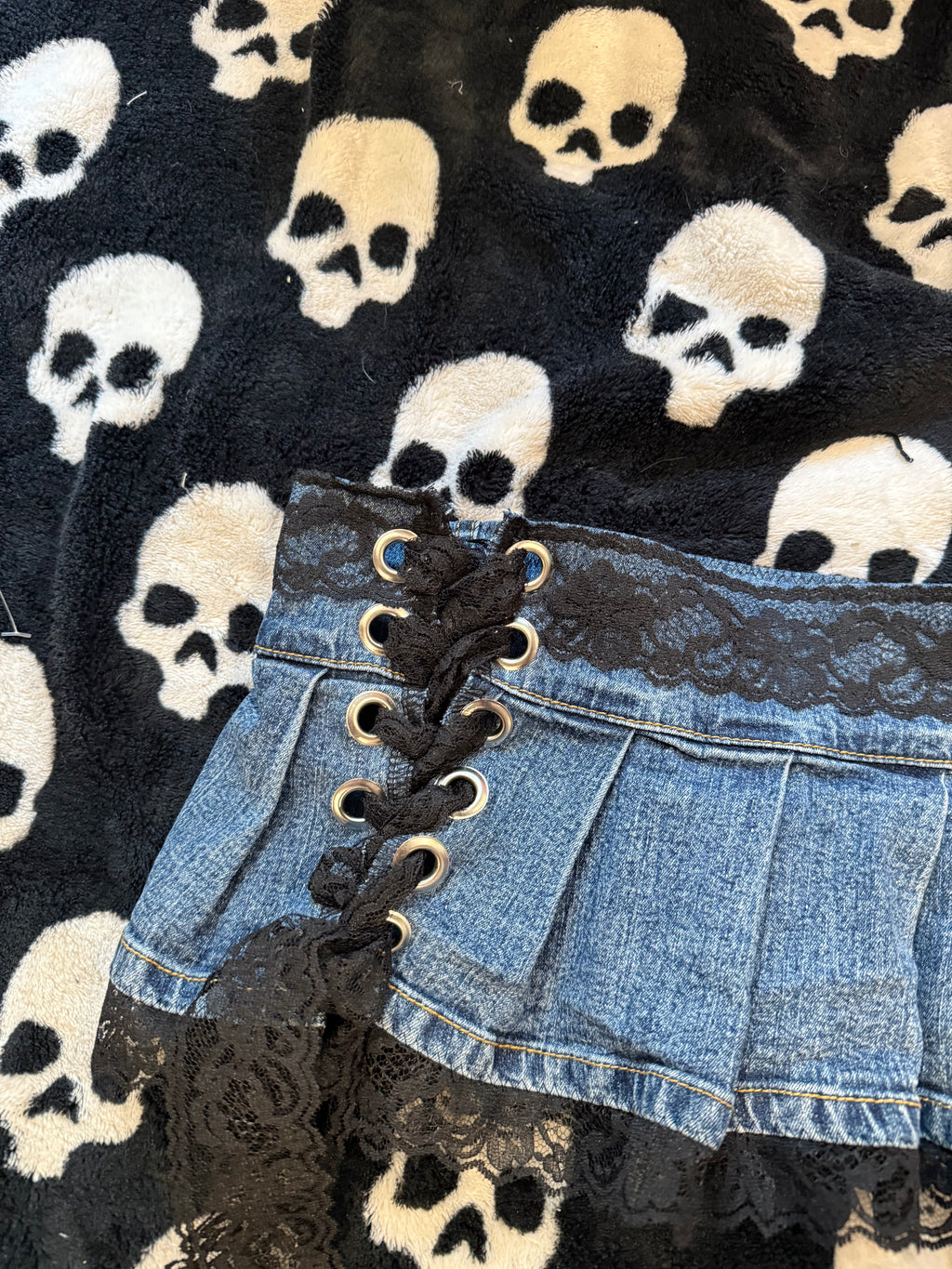denim lace up grommet skirt size xs/s