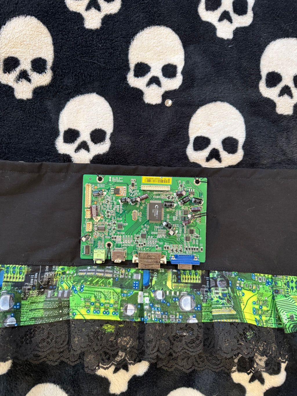 circuit board skirt size xxs/xs