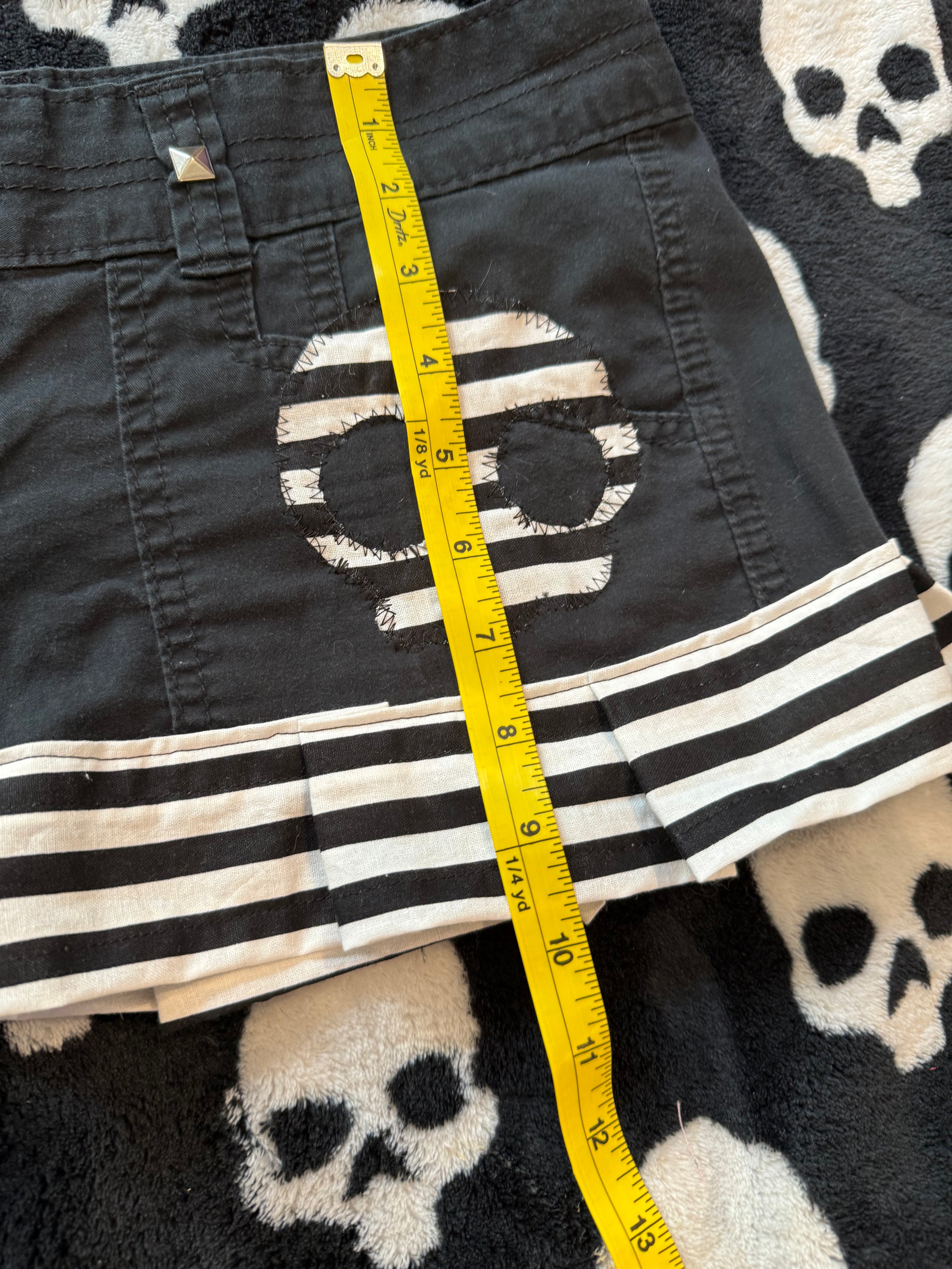black & white striped skull skirt size m/l