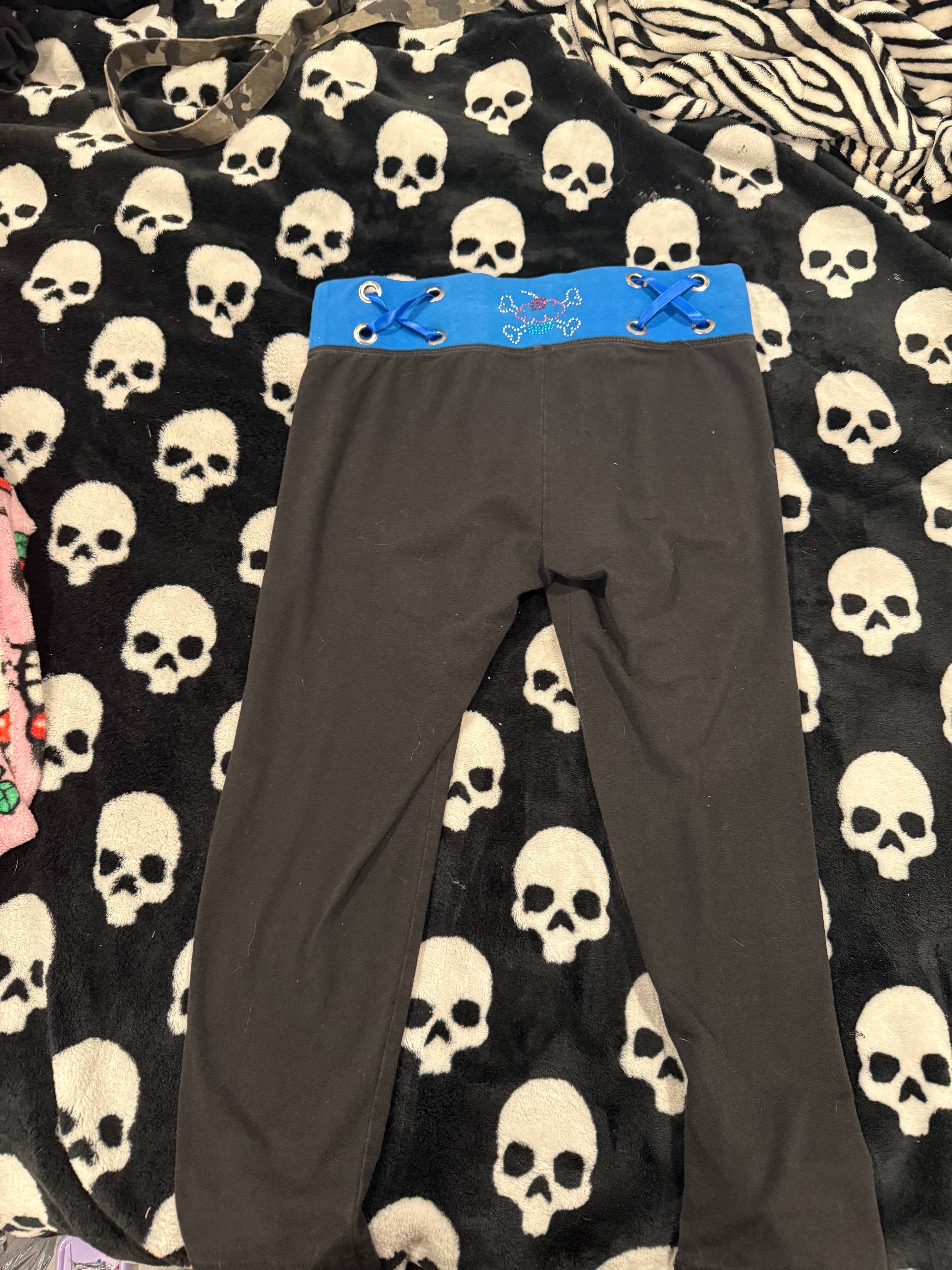 black & blue capris size xs