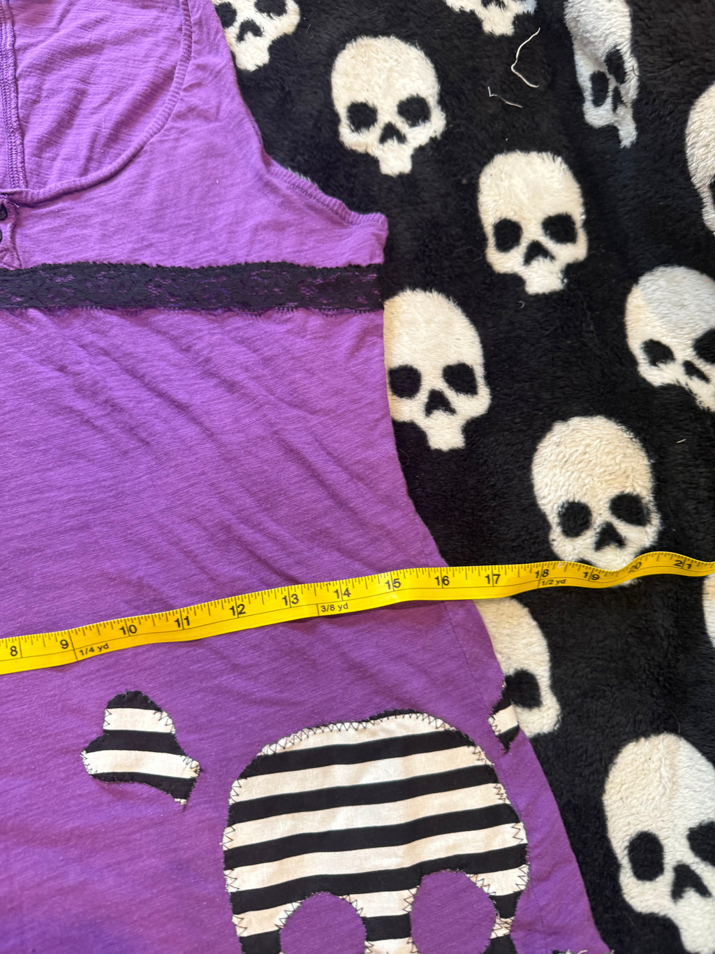 purple skull lace tank top size m