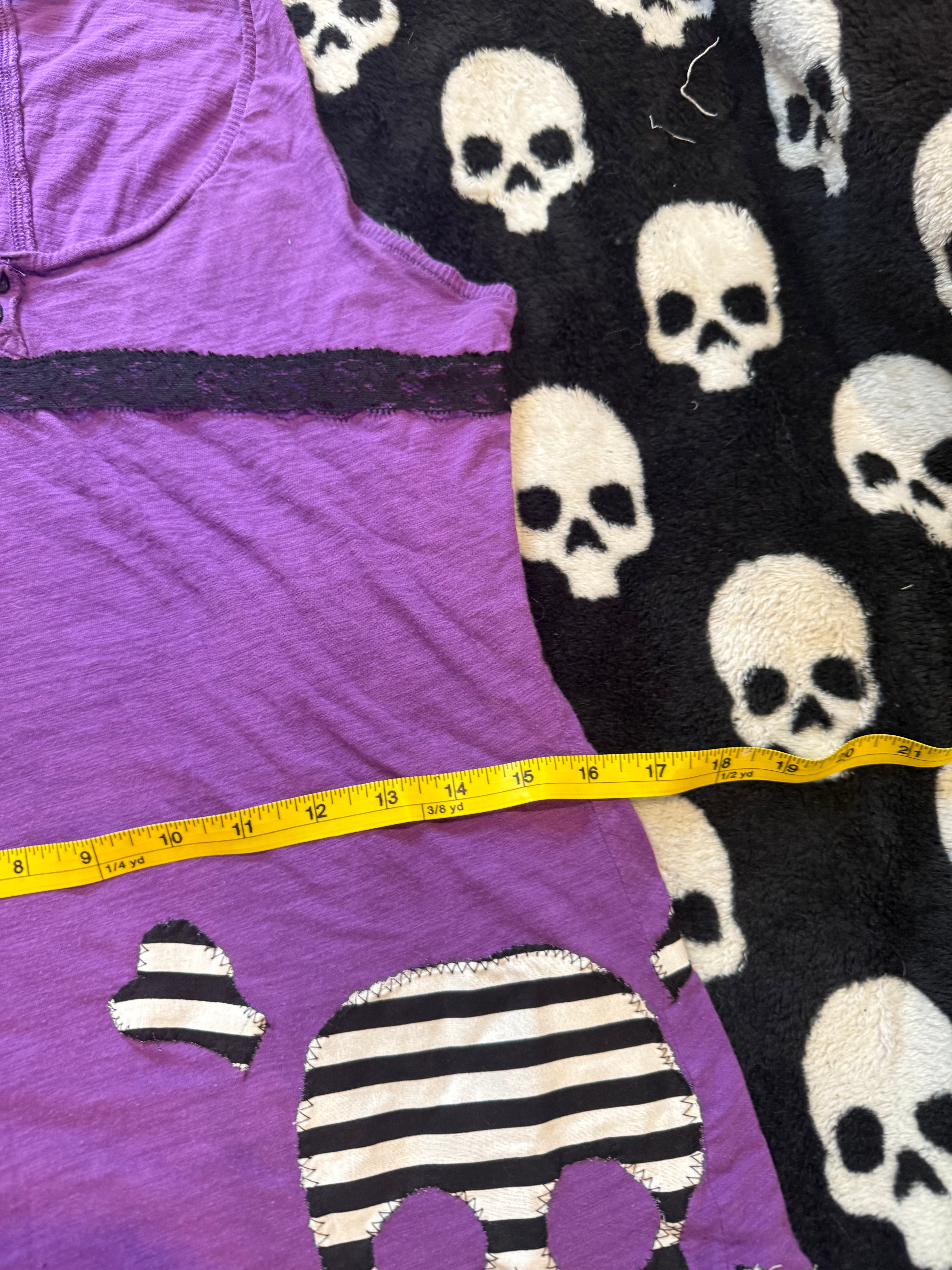 purple skull lace tank top size m