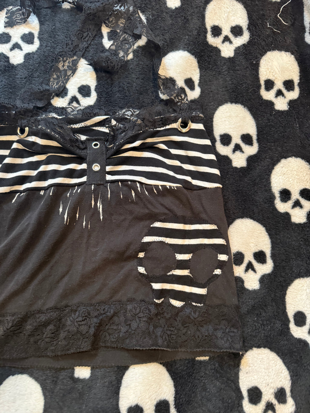 black & white striped lace skull halter top size xs/s
