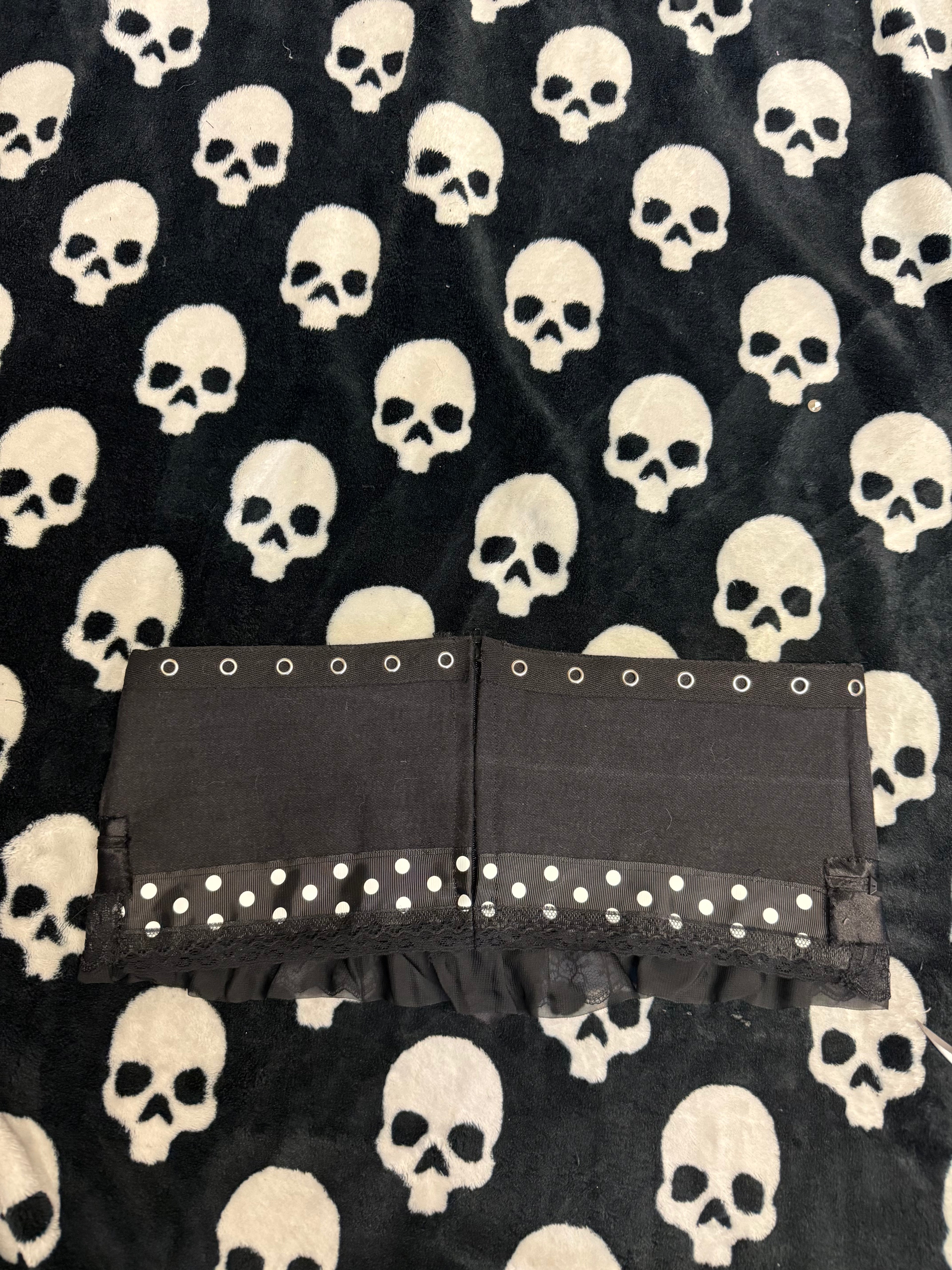 grommet lace studded skirt size xs