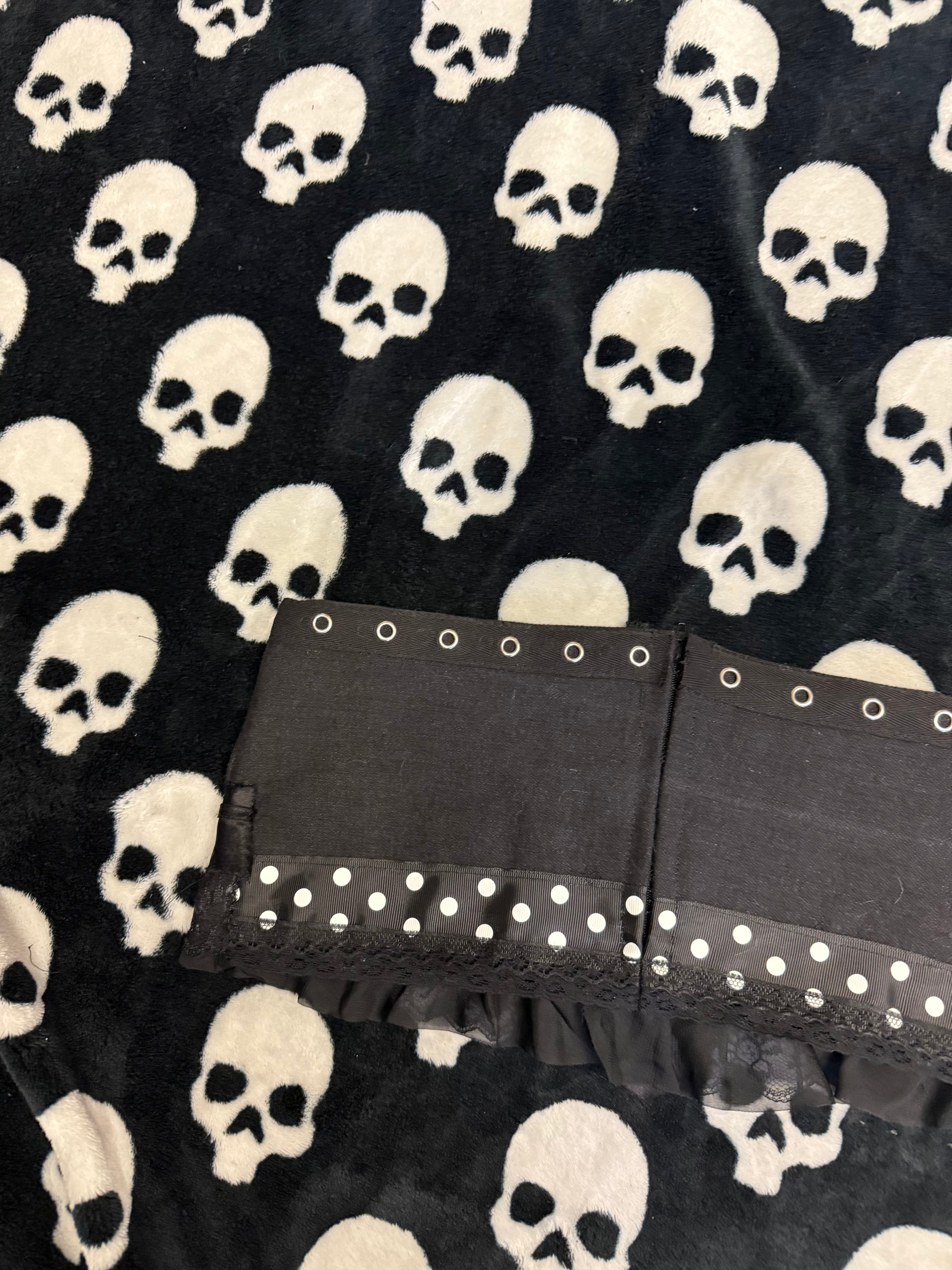 grommet lace studded skirt size xs