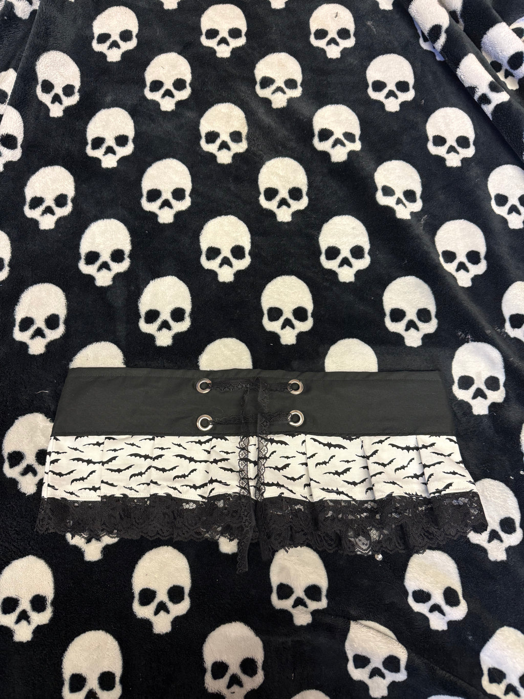 bat lace up skirt size m