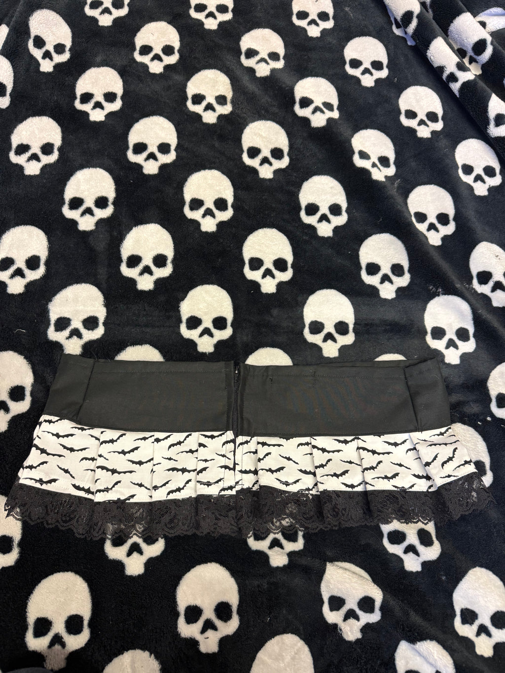 bat lace up skirt size m