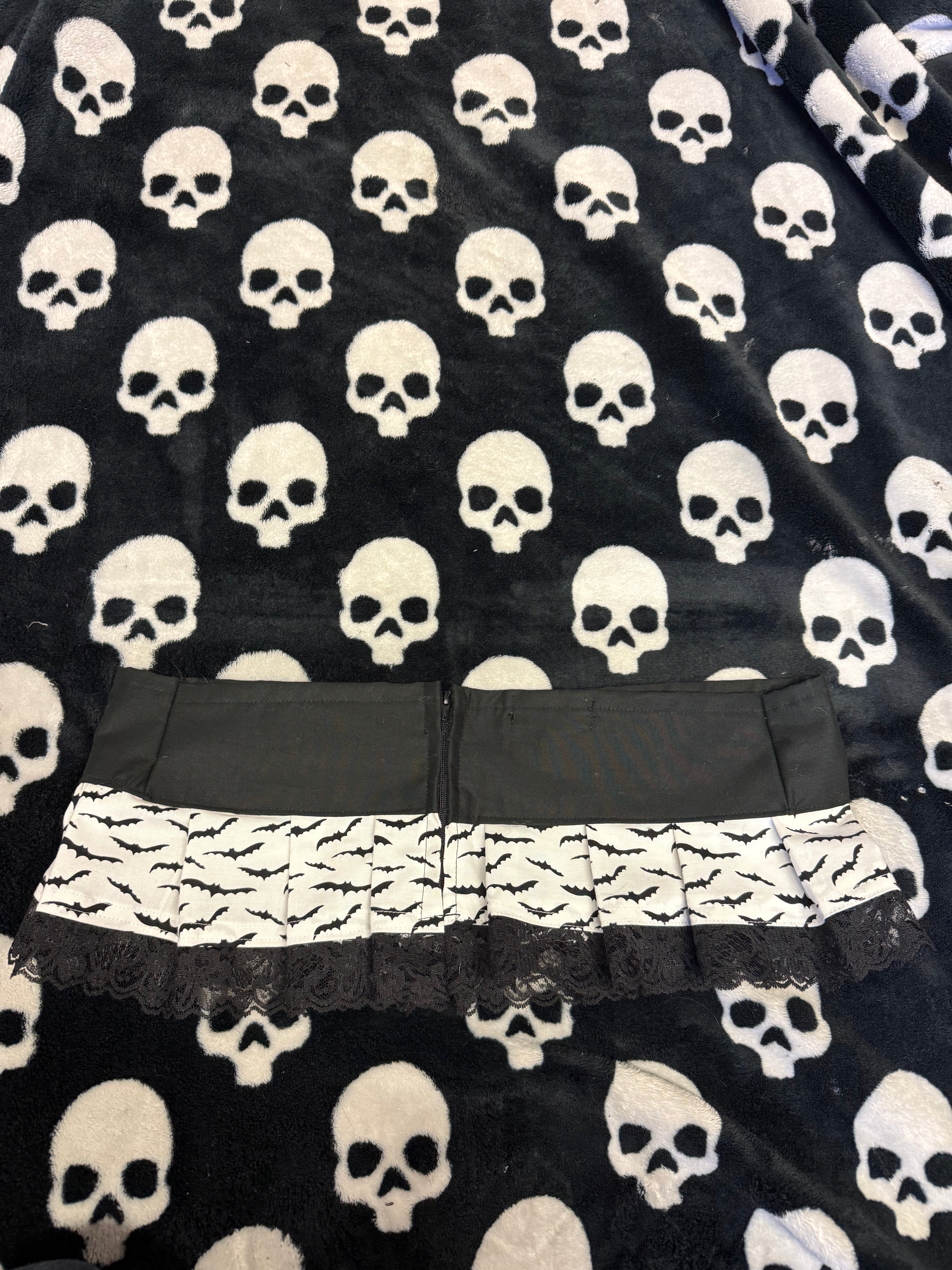 bat lace up skirt size m